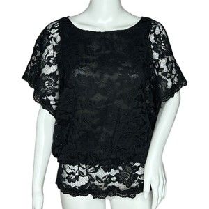 Quo-ta-tion Lace Blouse Black‎ Short Sleeve Ruffle Botton Scoop Neck Size XS